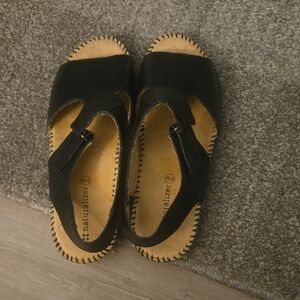 Naturalizer Black Open-Toe Sandals